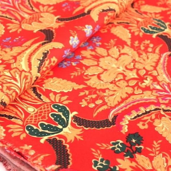 RED ORNAMENT Postsowjetischer Stoff aus Zentralasien